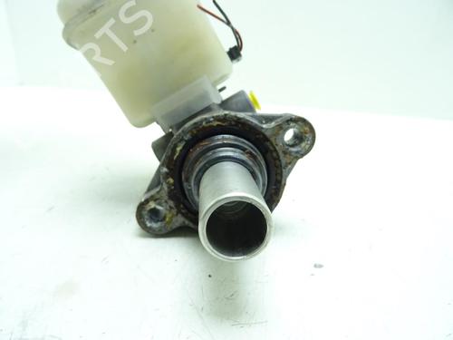 Used Brake master cylinder Brake master cylinder SUZUKI GRAND VITARA I (FT, HT) 2.7 4x4 (JA627, SQ627W2) (173 hp) 31758242 31758242