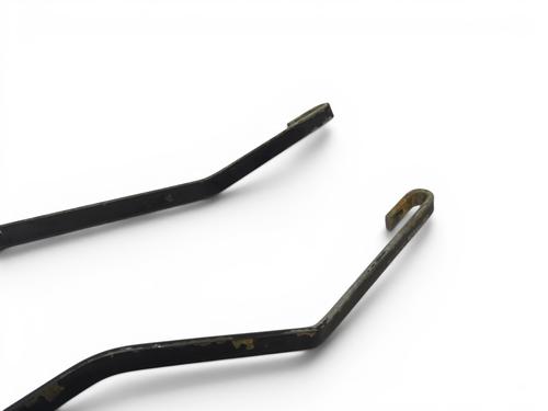 front-windshield-wiper-arm-citroen-saxo-s0-s1-1996-1997-1998-1999-2000-2001-2002-2003-2004-36473859 main image