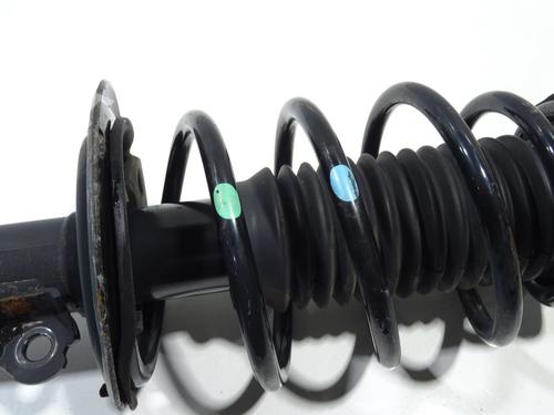 Used Right front shock absorber Right front shock absorber TOYOTA YARIS (_P13_) 1.3 (NSP130_, NSP130) (99 hp) 23786604 23786604