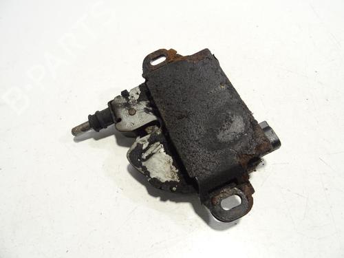 hood-lock-ford-focus-i-daw-dbw-1998-1999-2000-2001-2002-2003-2004-2005-2006-2007-2008-2009-31269887 main image