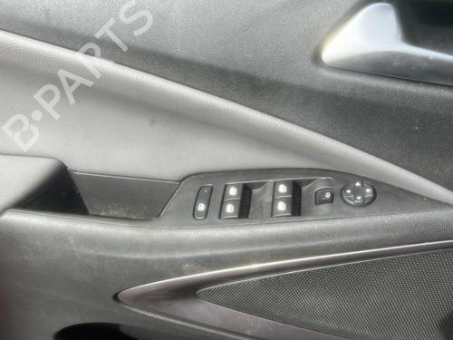Left front window switch OPEL CROSSLAND X / CROSSLAND (P17, P2QO) 1.2 (75) | BP30456951I27  - Image 13