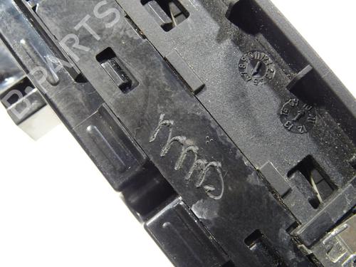 Pulsantiera anteriore sinistra Pulsantiera anteriore sinistra BMW X1 (E84) xDrive 18 d (143 hp) 39891289 39891289