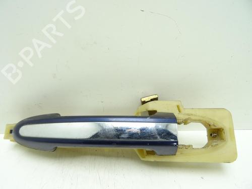 Used Front left exterior door handle HYUNDAI SANTA FÉ II (CM) 2.2 CRDi GLS 4x4 (150 hp) 31834634
