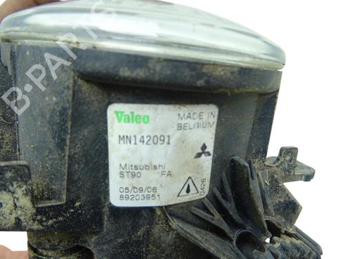 Used Right front fog light Right front fog light MITSUBISHI PAJERO IV (V8_W, V9_W) [2006-2026] 36148682 36148682