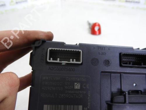 Used Card reader Card reader RENAULT CLIO IV (BH_) 1.5 dCi 90 (90 hp) 20070523 20070523