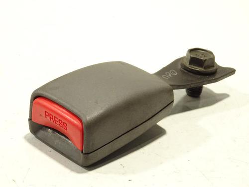 Sikkerhetsbelte-spenne MITSUBISHI PAJERO III (V7_W, V6_W) [1999-2007]  30089865