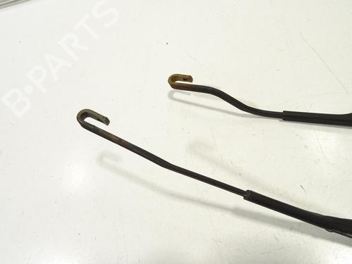 Used Front windshield wiper arm Front windshield wiper arm HYUNDAI SANTA FÉ II (CM) 2.2 CRDi (155 hp) 30357971 30357971