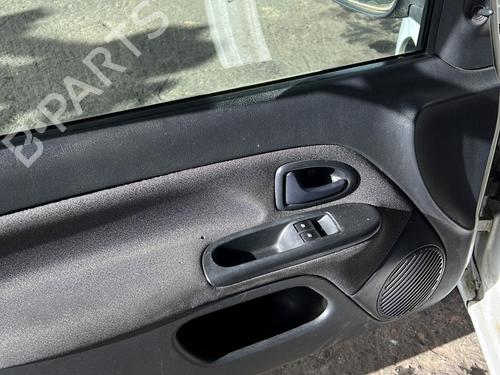 Brugte RENAULT CLIO II (BB_, CB_) 1.5 dCi (B/CB07) (65 hp) 4424781