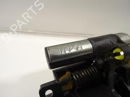 Used Front left exterior door handle Front left exterior door handle TOYOTA YARIS (_P13_) 1.3 (NSP130_, NSP130) (99 hp) 20050315 20050315