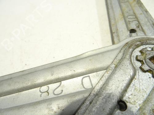 Used Front right window mechanism Front right window mechanism PEUGEOT 309 I (10C, 10A) 1.4 (67 hp) 24040352 24040352