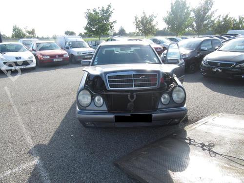 Brugte MERCEDES-BENZ E-CLASS (W210)  E 200 CDI (210.007)  1816950