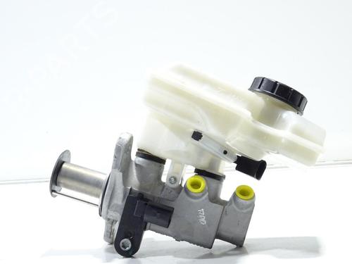 Used Brake master cylinder VW GOLF VII (5G1, BQ1, BE1, BE2) 1.6 TDI (105 hp) 28218345