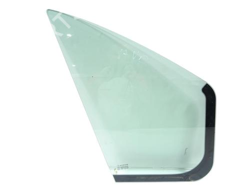 front-right-quarter-glass-renault-trafic-iii-van-fg_-2014-34571950 main image