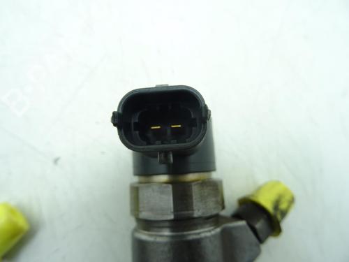 Used Injector Injector OPEL CORSA C (X01) 1.3 CDTI (F08, F68) (70 hp) 32318264 32318264