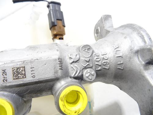 Used Brake master cylinder Brake master cylinder CITROËN C4 III (BA_, BB_, BC_) 1.2 Hybrid 136 (BAHPYJ) (136 hp) 29484592 29484592