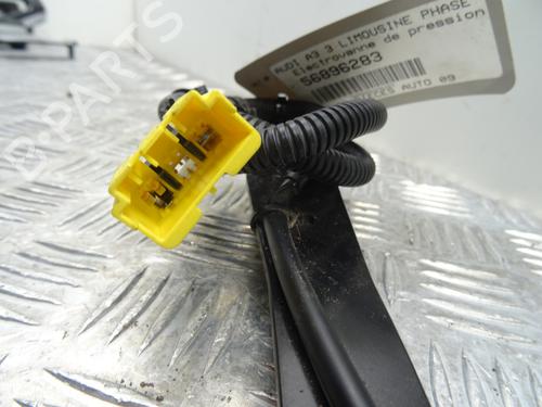 Engache cinturón Engache cinturón HYUNDAI SANTA FÉ II (CM) 2.2 CRDi GLS 4x4 (150 hp) 30081561 30081561