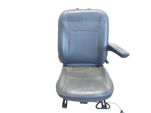 Right front seat RENAULT MASTER III Van (FV) 2.3 dCi 125 FWD (FV0C, FV0D, FV0G, FV0H, FV0J, FV0K,... | BP39630377C16 - Image 2