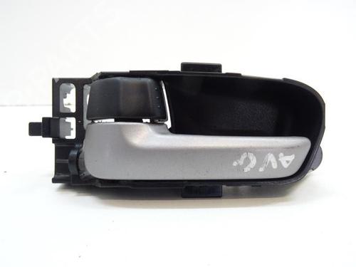 Used Front left interior door handle SUZUKI GRAND VITARA II (JT, TE, TD) 1.9 DDiS All-wheel Drive (JT419, TD44, JB419WD, JB419XD,... (129 hp) 20044441