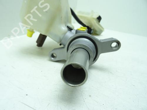 Used Brake master cylinder Brake master cylinder PEUGEOT 308 II (LB_, LP_, LW_, LH_, L3_) 1.6 HDi / BlueHDi 115 (115 hp) 31968184 31968184