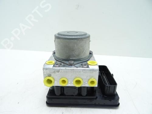 Used ABS pump FIAT 500X (334_) 1.6 D Multijet (334AXA1B, 334AXA11) (120 hp) 29998246