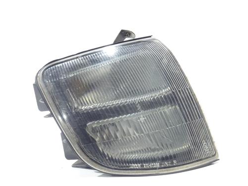 Clignotant avant droit MITSUBISHI PAJERO III (V7_W, V6_W) 2.5 TDi (V64W, V74W) (115 hp) 31359055