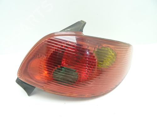 Used Right taillight PEUGEOT 206 Hatchback (2A/C) 1.6 16V (109 hp) 29020576