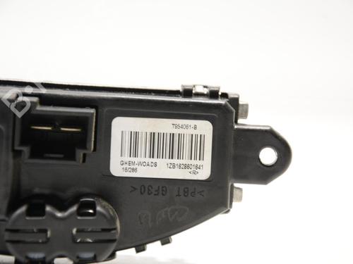 heater-resistor-renault-megane-iv-hatchback-b9amn_-2015-32783099 main image