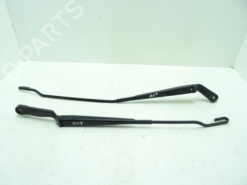 Used Front windshield wiper arm Front windshield wiper arm VW GOLF IV (1J1) 1.8 T (150 hp) 31641675 31641675