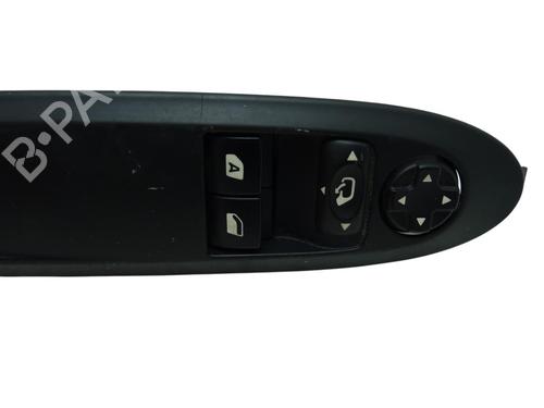 Used Left front window switch Left front window switch DS DS 3 Convertible (SB_) 1.2 THP 110 (110 hp) 40158896 40158896