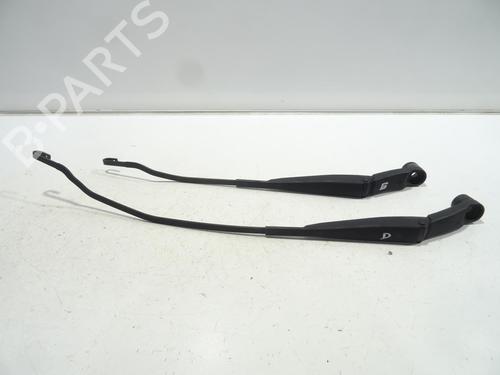 Used Front windshield wiper arm HYUNDAI i20 I (PB, PBT) 1.4 CRDi (75 hp) 26711624