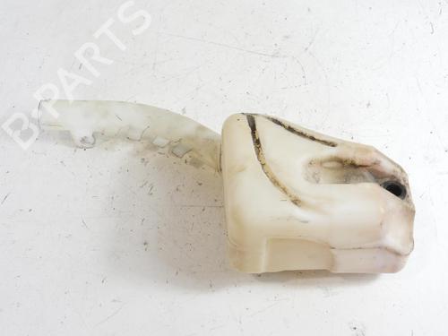 Used Windscreen washer tank Windscreen washer tank FORD FIESTA V (JH_, JD_) 1.4 TDCi (68 hp) 20053965 20053965