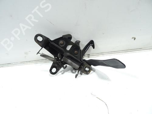 Used Hood lock TOYOTA RAV 4 II (_A2_) 2.0 D 4WD (CLA20_, CLA21_, CLA20R, CLA21R) (116 hp) 32113371