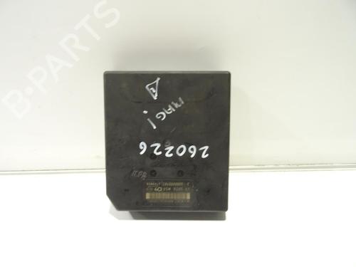 Używane Skrzynka bezpieczników RENAULT MEGANE III Coupe (DZ0/1_) 1.9 dCi (DZ0N, DZ0J, DZ1J, DZ1K) (131 hp) 32667665