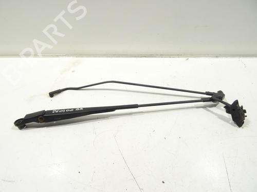 Used Front windshield wiper arm PEUGEOT 107 (PM_, PN_) 1.0 (68 hp) 32168675