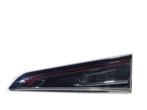 right-tailgate-light-toyota-corolla-estate-_e21_-2019-38976433 main image