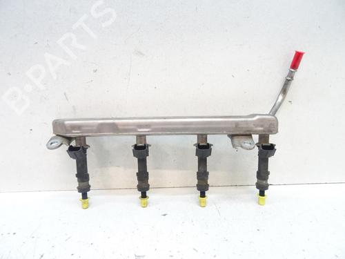 Used Injection rail TOYOTA YARIS (_P9_) 1.33 VVT-i (NSP90_, NSP90R) (100 hp) 20040698