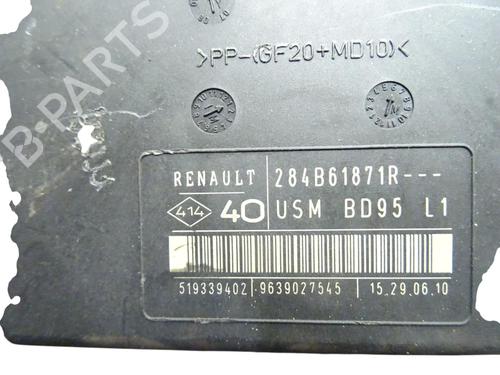 Used Fuse box Fuse box 38448861 38448861