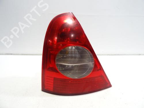 Farolim esquerdo RENAULT CLIO II (BB_, CB_) 1.2 (BB0A, BB0F, BB10, BB1K, BB28, BB2D, BB2H, CB0A,... (58 hp) 31279121