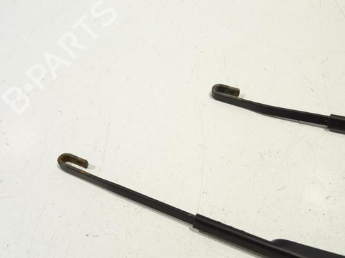 Front windshield wiper arm LAND ROVER RANGE ROVER SPORT I (L320) 2.7 D 4x4 | BP30535073C143