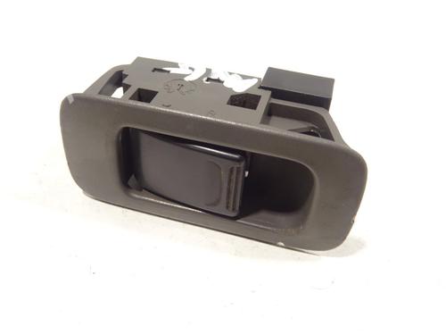 Used Right front window switch SUZUKI GRAND VITARA I (FT, HT) 2.7 4x4 (JA627, SQ627W2) (173 hp) 30106739