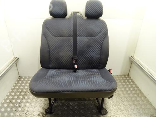 Used Right front seat RENAULT TRAFIC II Bus (JL) 2.0 dCi 90 (JL00, JL01, JL0H, JL0M, JL0P, JL0S) (90 hp) 28815907