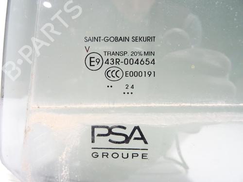 Used Rear right door window Rear right door window CITROËN C4 III (BA_, BB_, BC_) 1.2 Hybrid 136 (BAHPYJ) (136 hp) 29477500 29477500