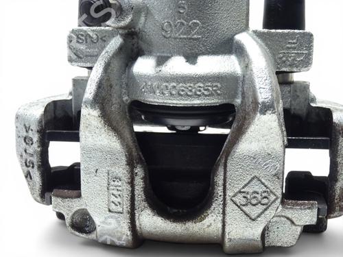 Used Left front brake caliper Left front brake caliper 37652008 37652008
