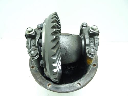 Used Front differential Front differential SUZUKI JIMNY Closed Off-Road Vehicle (SN) 1.5 DDiS 4x4 (86 hp) 30679702 30679702
