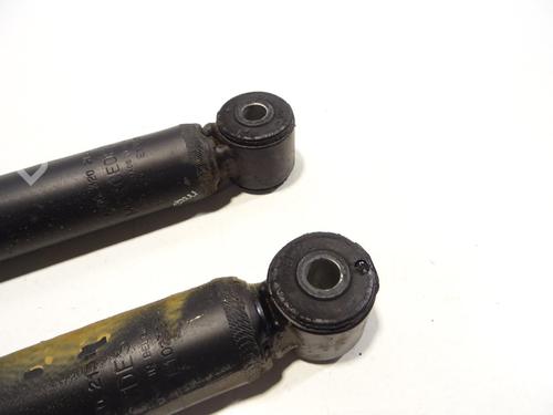 Used Right rear shock absorber Right rear shock absorber MERCEDES-BENZ SPRINTER 3,5-t Van (B906) 314 CDI (906.631, 906.633, 906.635, 906.637) (143 hp) 28570163 28570163