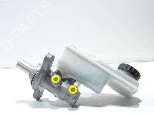 Used Brake master cylinder RENAULT KANGOO Express (FW0/1_) Z.E. (FW0Z, FW1Z) (60 hp) 27377385