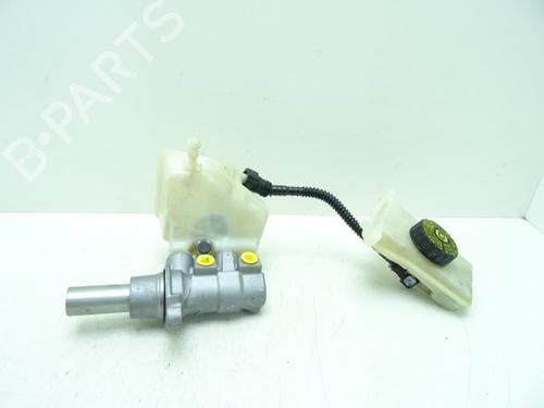 Maître-cylindre PEUGEOT 308 II (LB_, LP_, LW_, LH_, L3_) 1.6 HDi / BlueHDi 115 (115 hp) 31968184