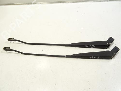 Used Front windshield wiper arm NISSAN PICK UP (D22) 2.5 TD 4WD (103 hp) 30910774