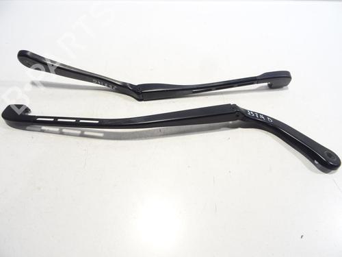 Used Front windshield wiper arm BMW 3 Coupe (E92) 330 xd (231 hp) 29895981
