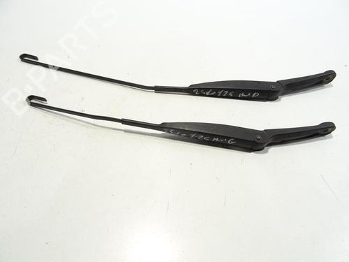 Used Front windshield wiper arm FIAT PANDA (169_) 1.1 (169.AXA1A) (54 hp) 30565472